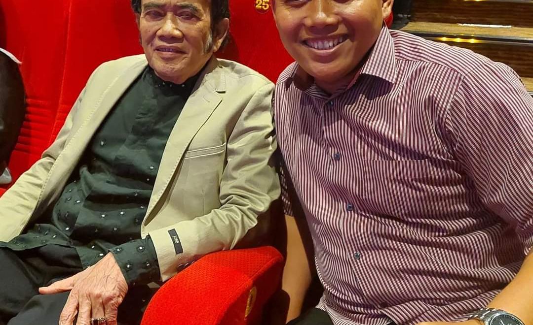 Bareng penyanyi idola dari kecil